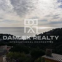 Villa in Spain, Catalunya, Girona, 141 sq.m.