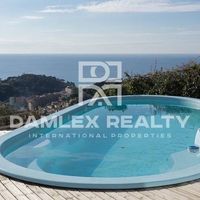 Villa in Spain, Catalunya, Girona, 200 sq.m.