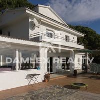 Villa in Spain, Catalunya, Girona, 200 sq.m.