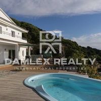 Villa in Spain, Catalunya, Girona, 200 sq.m.