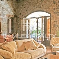 Дом в Испании, Каталония, Жирона, 448 кв.м.