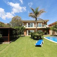 Вилла в Испании, Каталония, Л’Амеллья-де-Мар