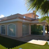 Villa in Spain, Canary Islands, Santa Cruz de Tenerife, 447 sq.m.