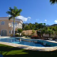 Villa in Spain, Canary Islands, Santa Cruz de Tenerife, 447 sq.m.