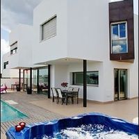 Villa in Spain, Andalucia, Marbella, 745 sq.m.