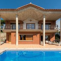 Villa in Spain, Catalunya, Girona, 350 sq.m.