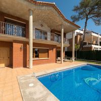 Villa in Spain, Catalunya, Girona, 350 sq.m.