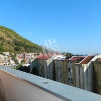Квартира в большом городе в Черногории, Будва, 72 кв.м.