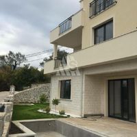 Villa in the suburbs in Montenegro, Tivat, 240 sq.m.