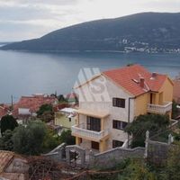 House in the big city in Montenegro, Herceg Novi, Herceg-Novi, 330 sq.m.