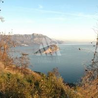 Земельный участок в пригороде в Черногории, Будва