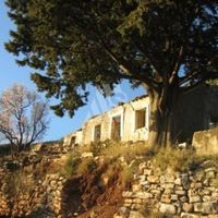 Земельный участок в пригороде в Черногории, Будва