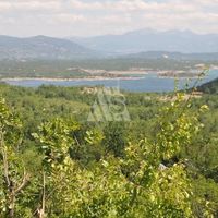 Земельный участок у озера в Черногории, Никшич