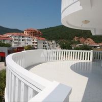 Отель (гостиница) в большом городе в Черногории, Будва, 1500 кв.м.