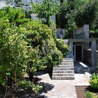 House in the suburbs in Montenegro, Kotor, 181 sq.m.