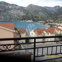Flat in the suburbs in Montenegro, Kotor, Risan, 70 sq.m.