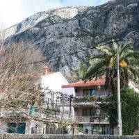 House in the suburbs in Montenegro, Kotor, 218 sq.m.