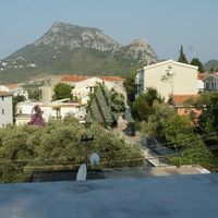 Доходный дом в пригороде в Черногории, Бар, Сутоморе, 300 кв.м.