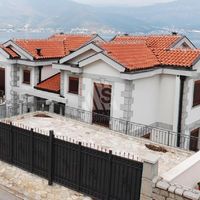 Villa in the suburbs in Montenegro, Tivat, Radovici, 560 sq.m.
