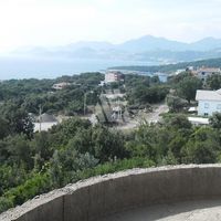 Дом у озера, в пригороде в Черногории, Бар, Утеха, 400 кв.м.