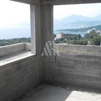 Дом у озера, в пригороде в Черногории, Бар, Утеха, 400 кв.м.