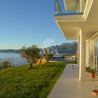 Villa by the lake, in the suburbs in Montenegro, Budva, Przno, 285 sq.m.