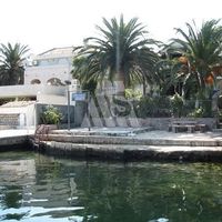 Дом у озера в Черногории, Тиват, Радовичи, 219 кв.м.