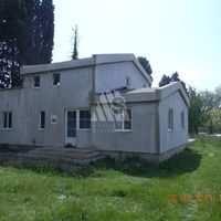 Дом в большом городе в Черногории, Бар, 185 кв.м.