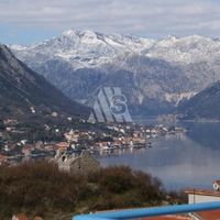 Penthouse by the lake, in the suburbs in Montenegro, Kotor, 118 sq.m.