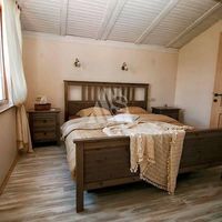 Дом в пригороде в Черногории, Тиват, Радовичи, 180 кв.м.