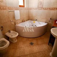 Дом в пригороде в Черногории, Тиват, Радовичи, 180 кв.м.