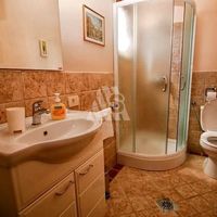 Дом в пригороде в Черногории, Тиват, Радовичи, 180 кв.м.