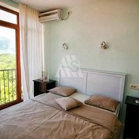 Дом в пригороде в Черногории, Тиват, Радовичи, 180 кв.м.