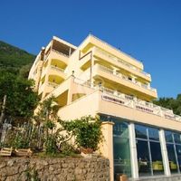 Отель (гостиница) в большом городе в Черногории, Котор, Пераст, 1630 кв.м.