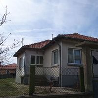Дом в деревне, в пригороде в Болгарии, 90 кв.м.