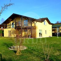 House by the lake, in the suburbs in Latvia, Kekava Region, Kekava, 220 sq.m.