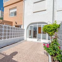 Дом на спа-курорте, у озера, у моря в Испании, Валенсия, Торревьеха, 65 кв.м.