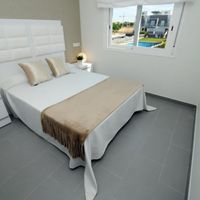 Дом на спа-курорте, у озера, у моря в Испании, Валенсия, Торревьеха, 78 кв.м.