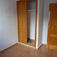 Дом на спа-курорте, у озера, в пригороде, у моря в Испании, Валенсия, Ла-Марина, 90 кв.м.