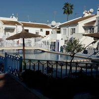 Дом на спа-курорте, у озера, в пригороде, у моря в Испании, Валенсия, Торревьеха, 67 кв.м.