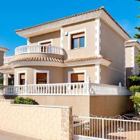 Chalet at the spa resort, by the lake, in the suburbs, at the seaside in Spain, Comunitat Valenciana, Torrevieja, 106 sq.m.