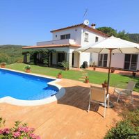 Дом в горах в Испании, Каталония, Жирона, 367 кв.м.