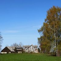 Дом у озера, в пригороде в Латвии, Кулдигский район, Кулдига, 576 кв.м.