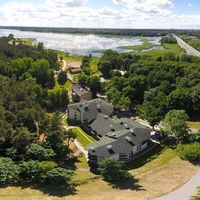 Flat by the lake, in the suburbs in Latvia, Riga, 167 sq.m.