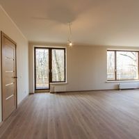 Flat by the lake, in the suburbs in Latvia, Riga, 167 sq.m.