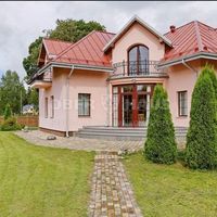 Дом у озера, в пригороде в Латвии, Рига, Бурчардумуиза, 255 кв.м.