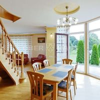 Дом у озера, в пригороде в Латвии, Рига, Бурчардумуиза, 255 кв.м.