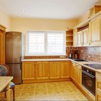 Дом у озера, в пригороде в Латвии, Рига, Бурчардумуиза, 255 кв.м.