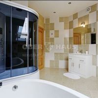 Дом у озера, в пригороде в Латвии, Рига, Бурчардумуиза, 255 кв.м.