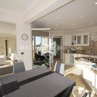 Flat in France, Cannes, 110 sq.m.